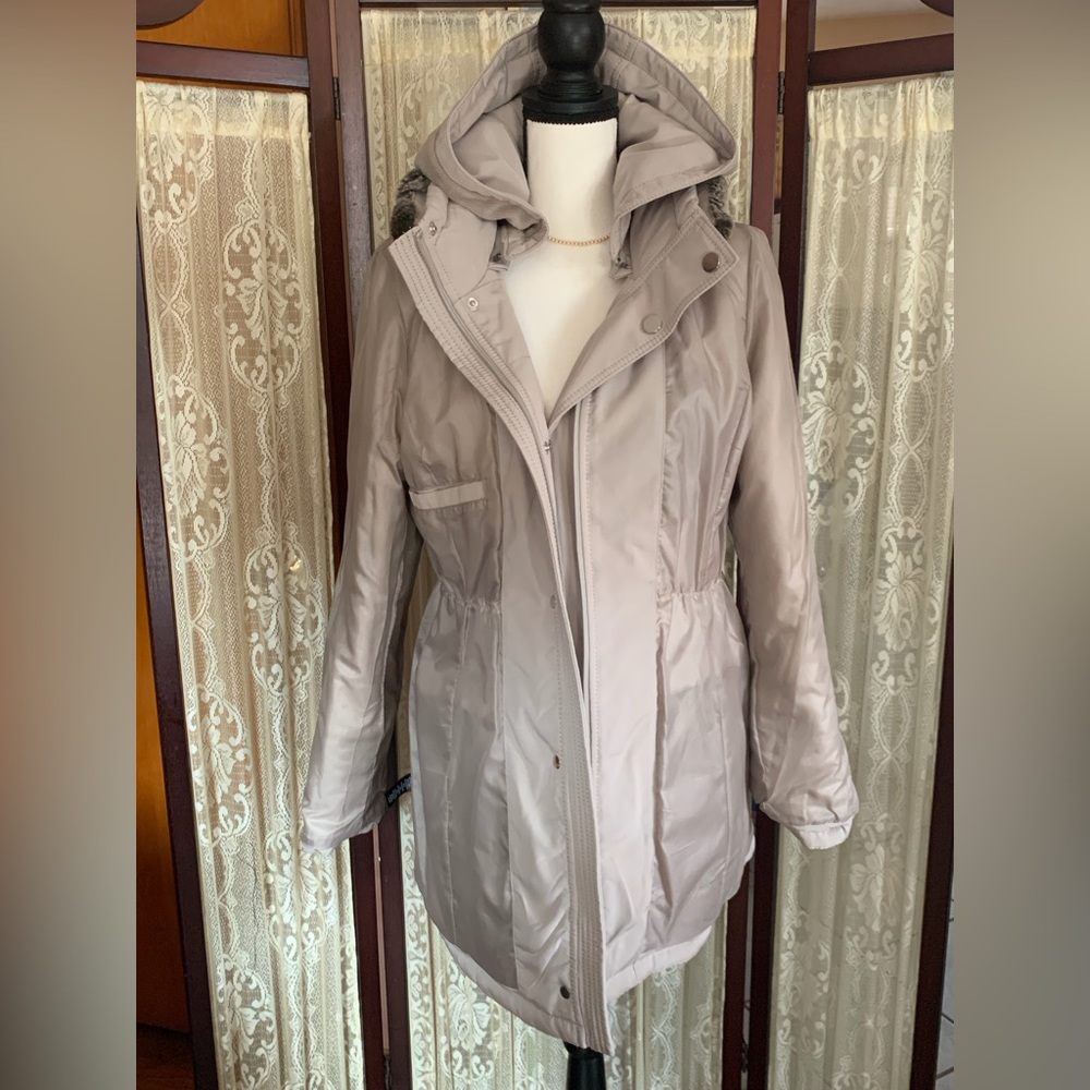 WOMEN’S CROFT & BARROW QUILTED WINTER COAT - SZ MEDIUM - Picture 13 of 16